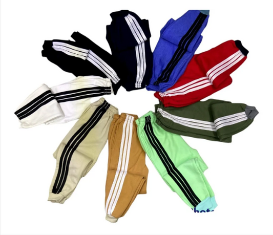 4 Pants Afelpados Tipo Jogger Con 3 Franjas Niños 1 A 6 Años