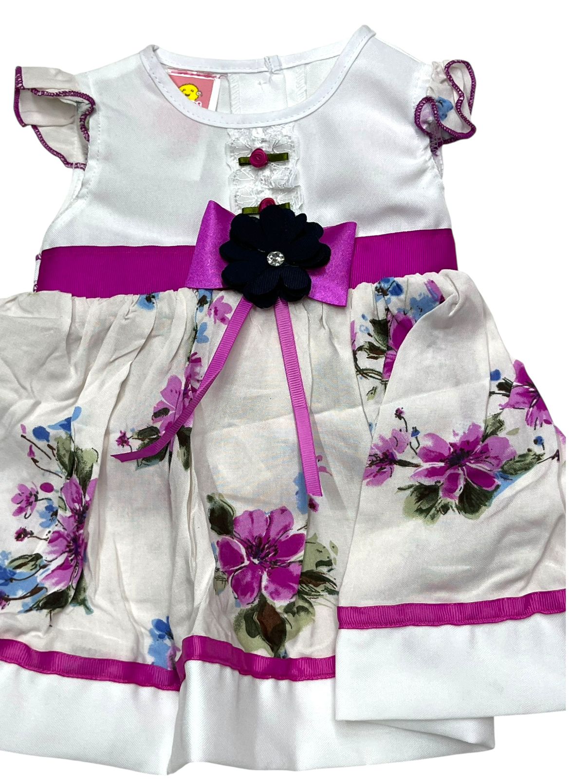 VESTIDO SIN MANGAS ESTAMPADO FLORES, MOÑO EN CINTURA, INCLUYE CALZÓN