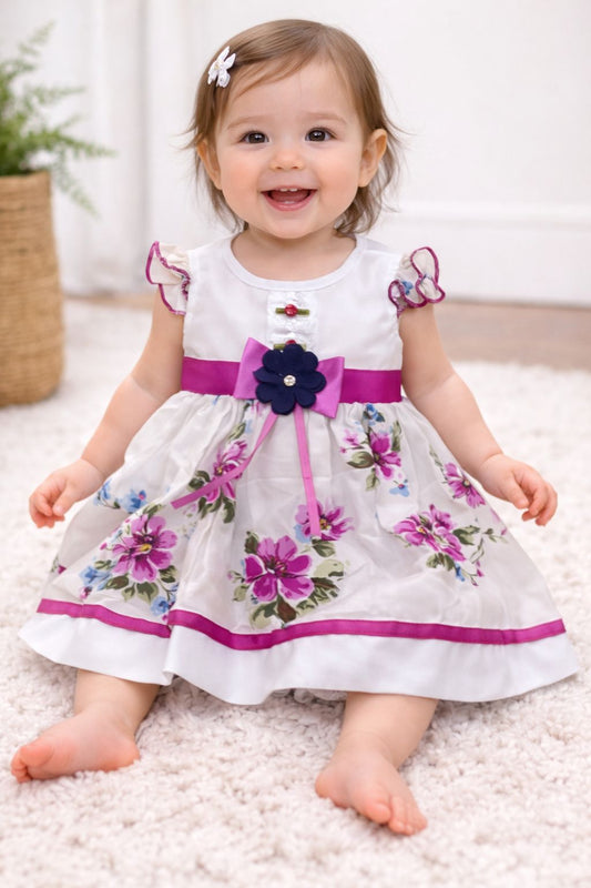 VESTIDO SIN MANGAS ESTAMPADO FLORES, MOÑO EN CINTURA, INCLUYE CALZÓN