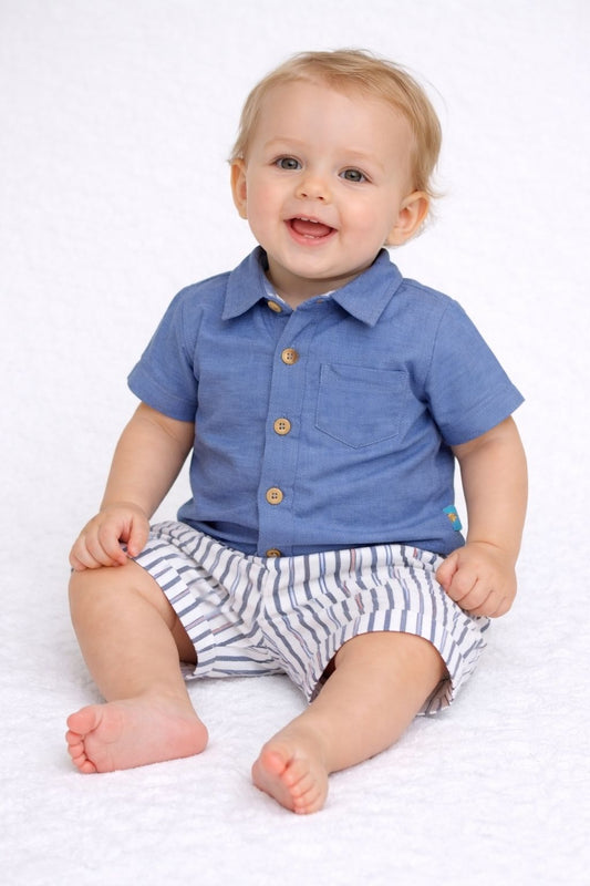 CONJUNTO PARA BEBÉ CON CAMISA MANGA CORTA Y SHORT RAYADO
