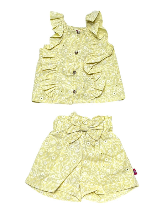 CONJUNTO NIÑA 2P CON BLUSA Y SHORT DETALLES DE OLANES Y MOÑOS