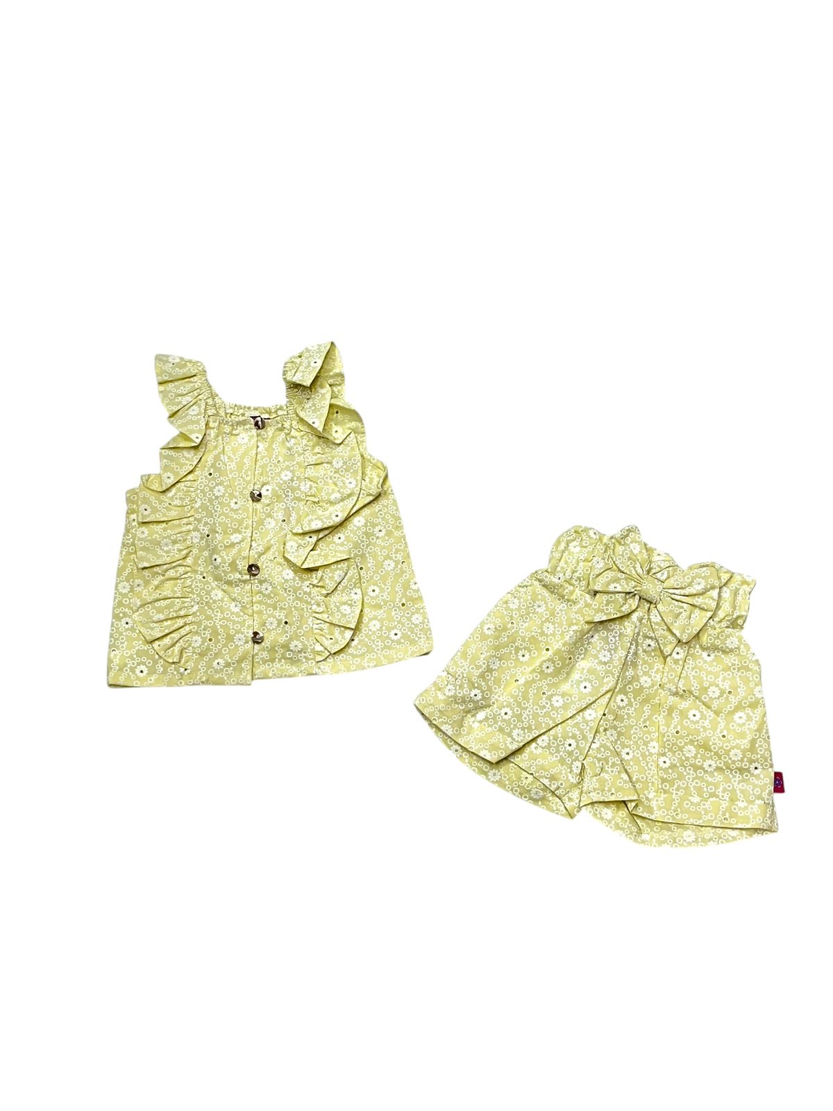 CONJUNTO NIÑA 2P CON BLUSA Y SHORT DETALLES DE OLANES Y MOÑOS