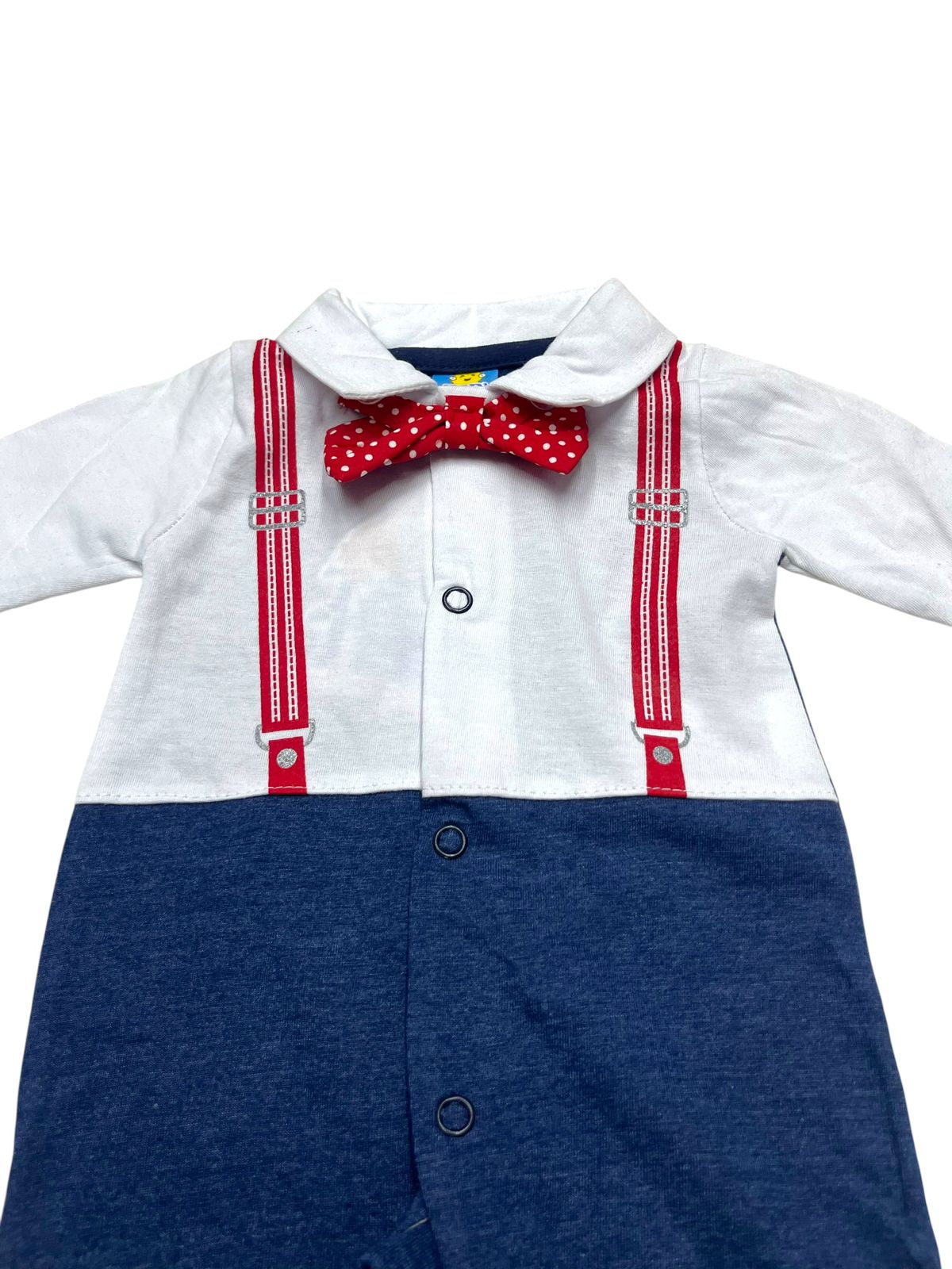 MAMELUCO PARA BEBÉ NIÑO PIE CERRADO Y DETALLES CON MOÑO Y TIRANTES
